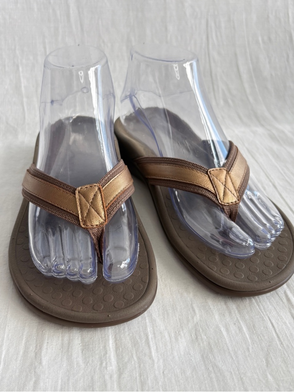 Vionic Tide Bronze Brown Metallic Leather Thong Sandals Comfort Orthotic